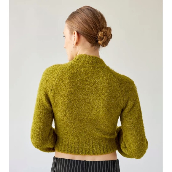 UO Avril Cropped Mock Neck Sweater - Picture 2 of 3